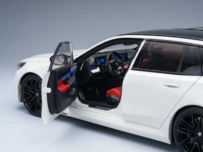 BMW – 5er M5 TOURING G99) SW Kombi 2024 – Weiß