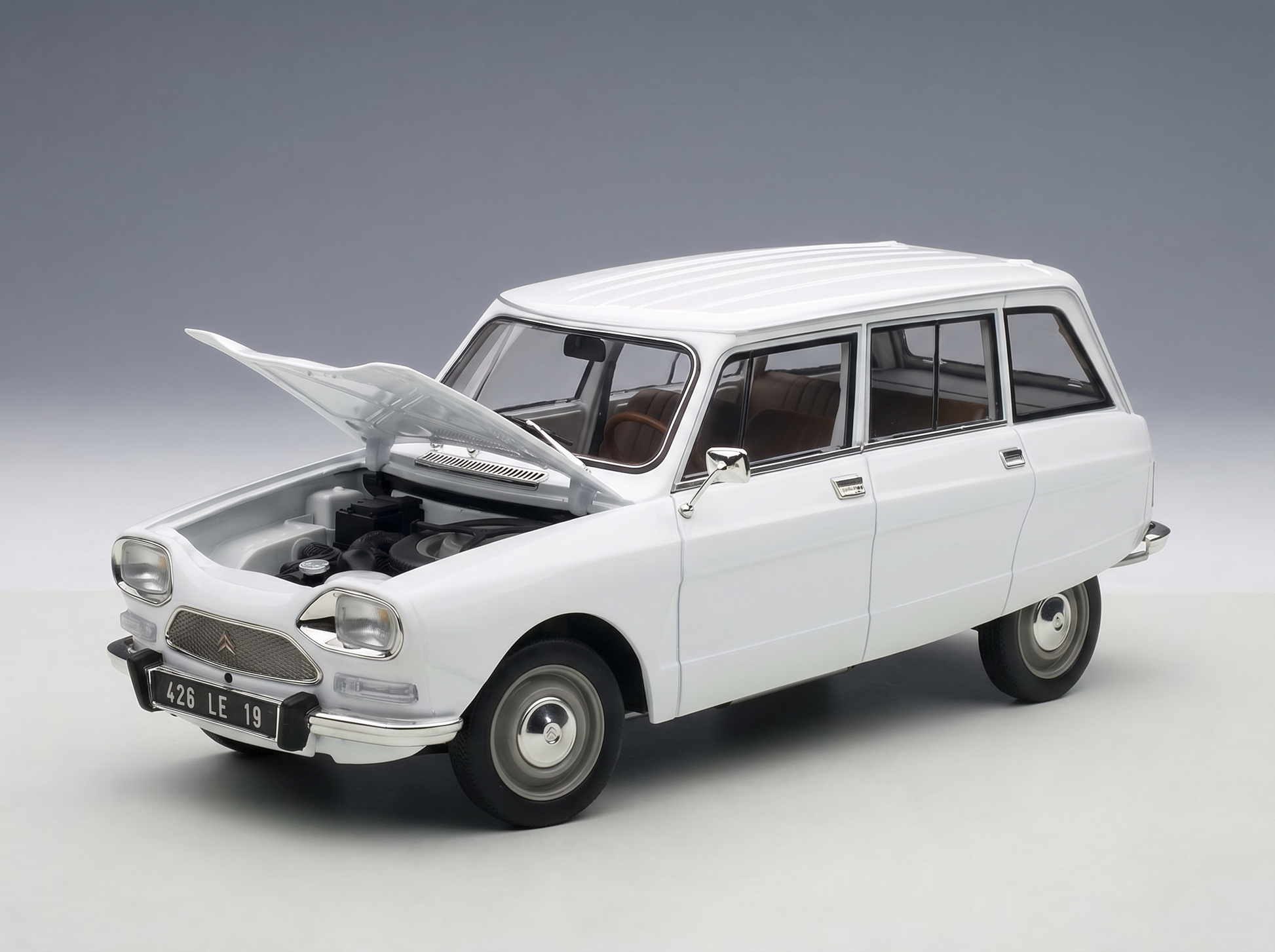 CITROEN - AMI 8 BREAK SW STATION WAGON 1975 - WHITE Scale model car on Vroomi
