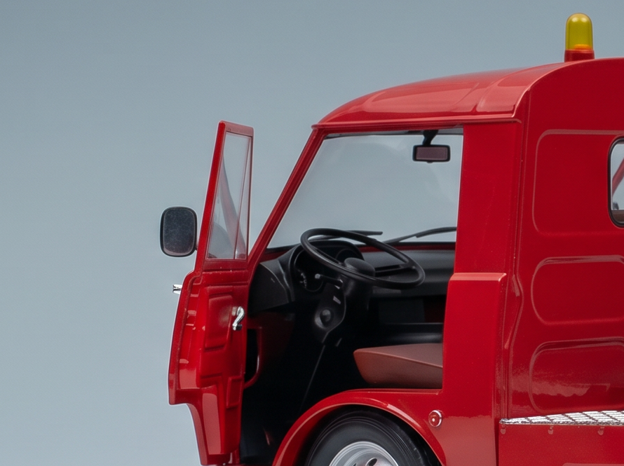 ALFA ROMEO - A12 (F12) CAMIÓN DE SERVICIO TÉCNICO, SEGUNDA SERIE, 1977 - CAMIÓN GRÚA - ABSCHLEPPWAGEN - DÉPANNEUSE - ROJO Y NEGRO. Maqueta de coche en Vroomi