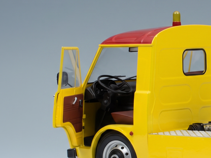 ALFA ROMEO - A12 (F12) CAMIÓN DE SERVICIO DE SEGUNDA SERIE 1977 - CAMIÓN GRÚA - ABSCHLEPPWAGEN - DÉPANNEUSE - AMARILLO Y ROJO Maqueta de coche en Vroomi