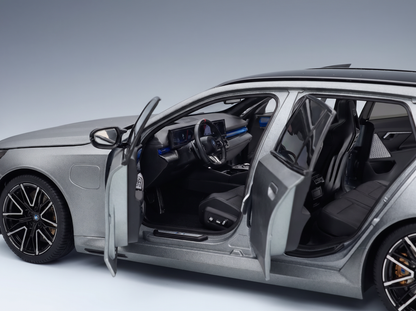 BMW - 5-SERIES M5 (G99) TOURING SW STATION WAGON 2024 - FROZEN GREY