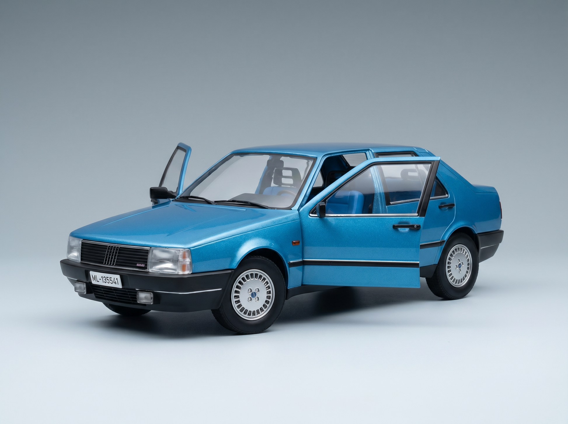 FIAT - CROMA 2.0 TURBO IE 1985 - AZUL DRY Maqueta de coche a escala 1:43 en Vroomi