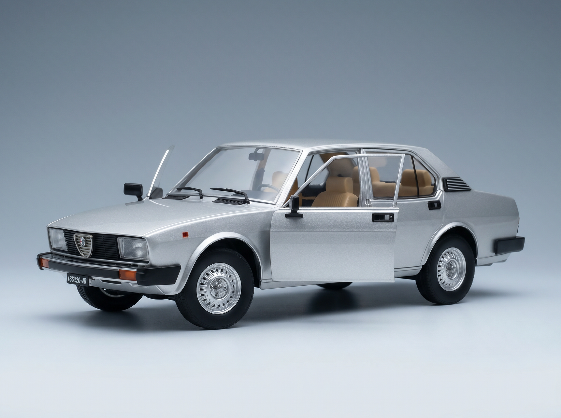 ALFA ROMEO - ALFETTA BERLINA 2000L 1978 - PLATA 749 Maqueta de coche en Vroomi