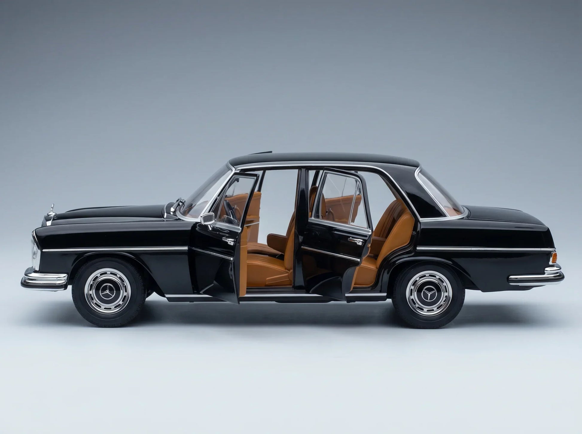 MERCEDES-BENZ - CLASSE S 280SE (W108) 1968 - NOIR Boutique de modèles réduits Vroomi
