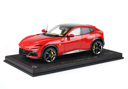 FERRARI – PUROSANGUE SUV MIT PANORAMADACH 2022 – MIT VITRINE – ROSSO CORSA – ROT