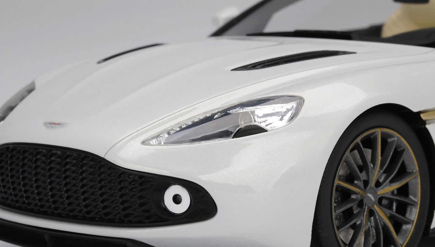 ASTON MARTIN VANQUISH ZAGATO SPEEDSTER ESCAPING WHITE TOP SPEED