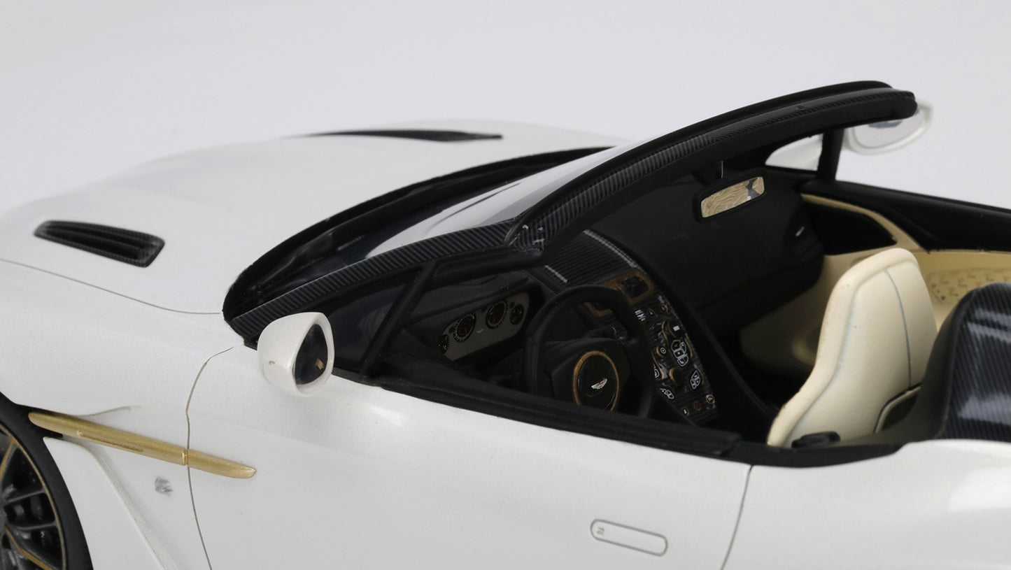 ASTON MARTIN VANQUISH ZAGATO SPEEDSTER ESCAPING WHITE TOP SPEED