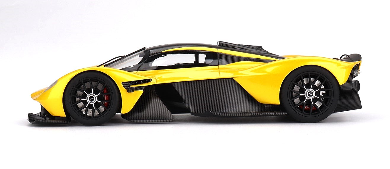 ASTON MARTIN VALKYRIE SUNBURST YELLOW TOP SPEED