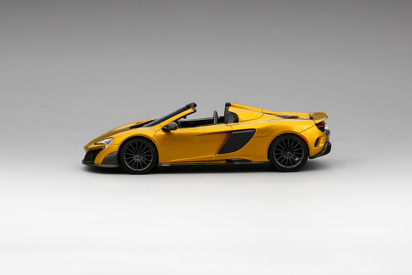McLAREN 675LT SPIDER SOLIS