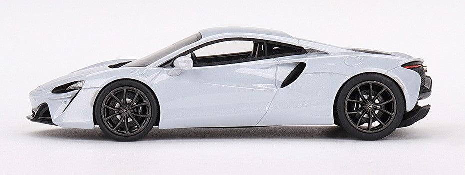 McLAREN ARTURA GLACIER WHITE