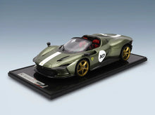 FERRARI - DAYTONA SP3 SERIE ICONA N 10 OPEN ROOF 2022 - CON VETRINA - WITH SHOWCASE - VERDE MANZONI LUCIDO - GREEN MET SILVER Vroomi Scale model cars Shop