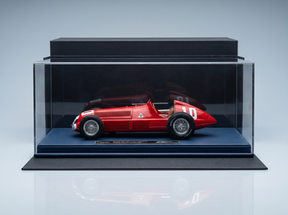ALFA ROMEO - F1 158 SCUDERIA ALFA ROMEO SPA N 10 WERELDKAMPIOEN WINNAAR GP VAN MONZA, ITALIË 1950 NINO FARINA - ROOD