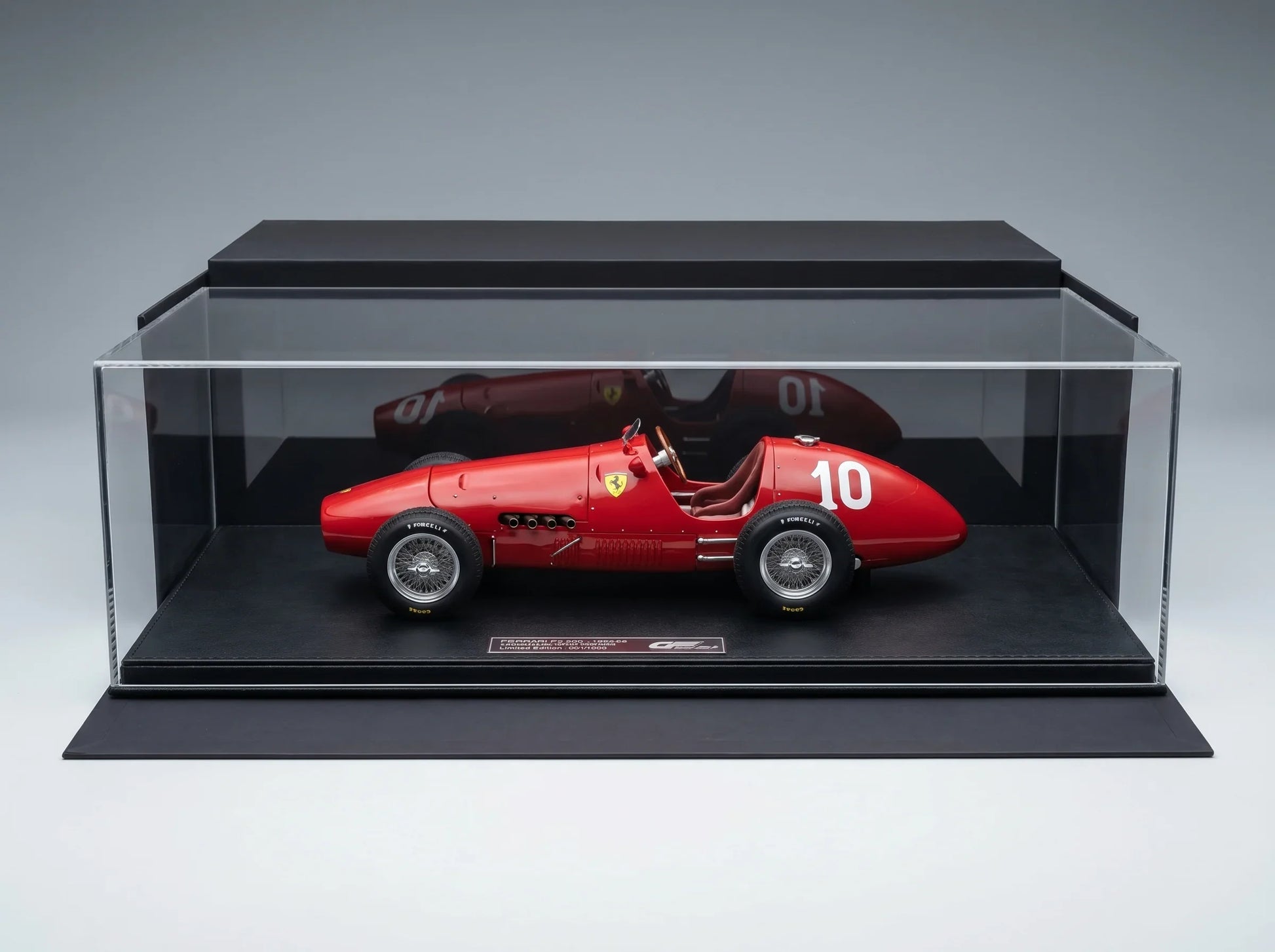 FERRARI – F1 500 F2 N 10, 2. Platz beim GP von Frankreich 1952, NINO FARINA – ROTES Modellauto auf Vroomi