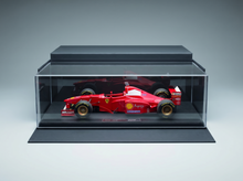 FERRARI - F1  F310B TEAM SCUDERIA FERRARI NR. 5 WINNAAR GP VAN JAPAN 1997 MICHAEL SCHUMACHER - ROOD WIT