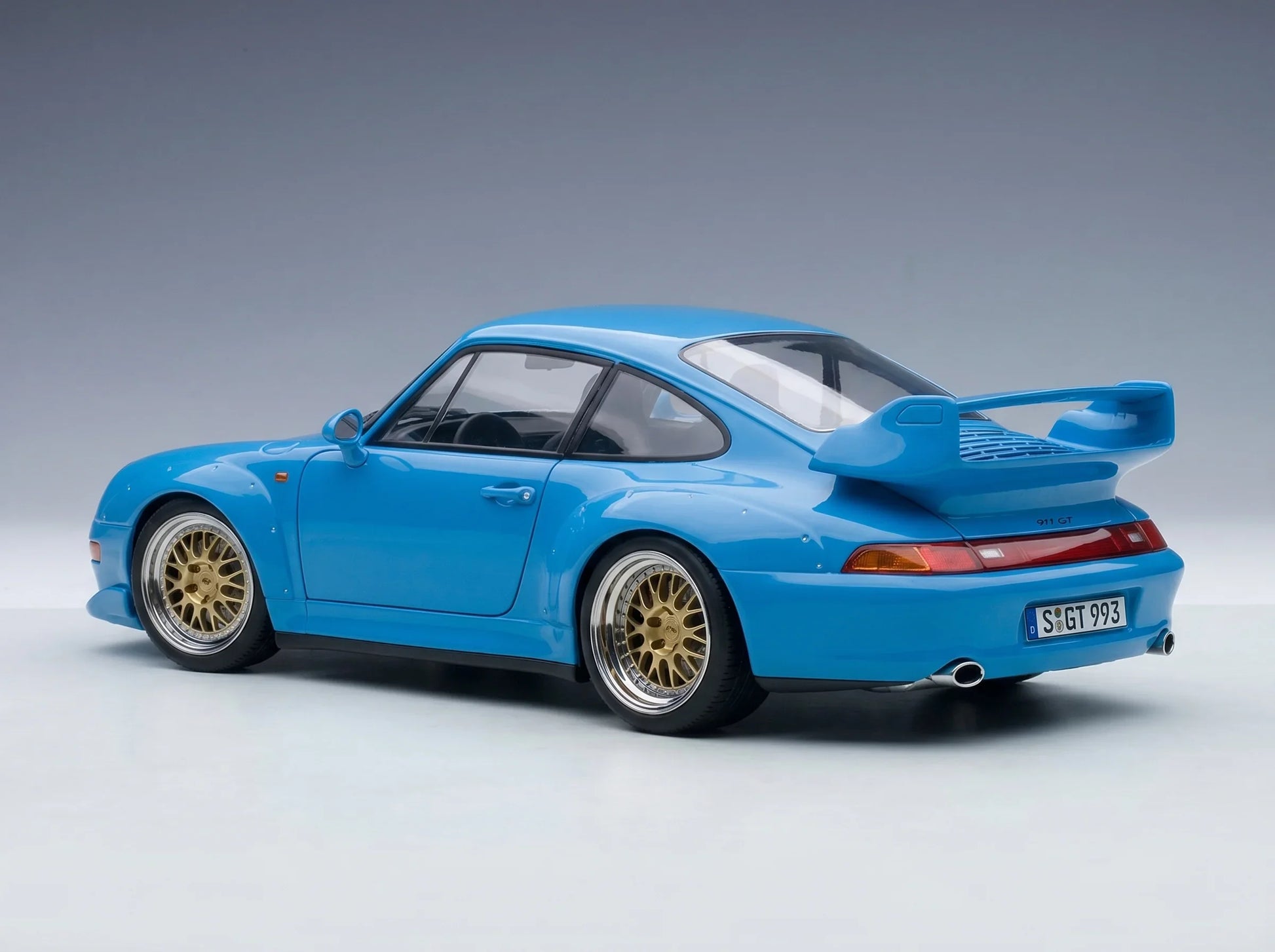 PORSCHE – 911 993 GT2 Coupé 1996 – BBS-Felgen – BBS-Felgen – Hellblau – Modellauto auf Vroomi