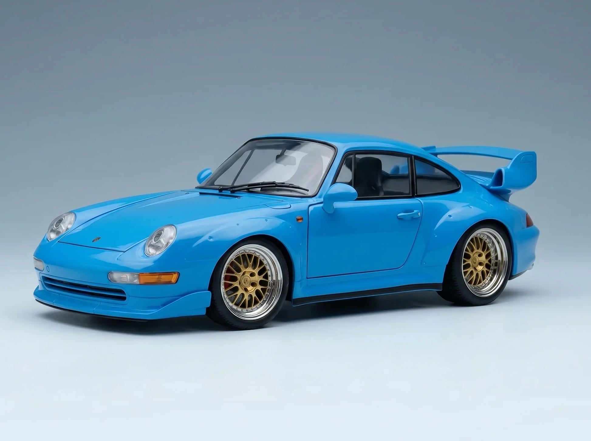 PORSCHE – 911 993 GT2 Coupé 1996 – BBS-Felgen – BBS-Felgen – Hellblau – Modellauto auf Vroomi