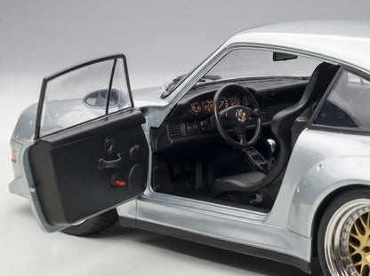 PORSCHE – 911 993 GT2 Coupé 1996 – BBS-Felgen – BBS-Felgen – Silber Modellauto auf Vroomi