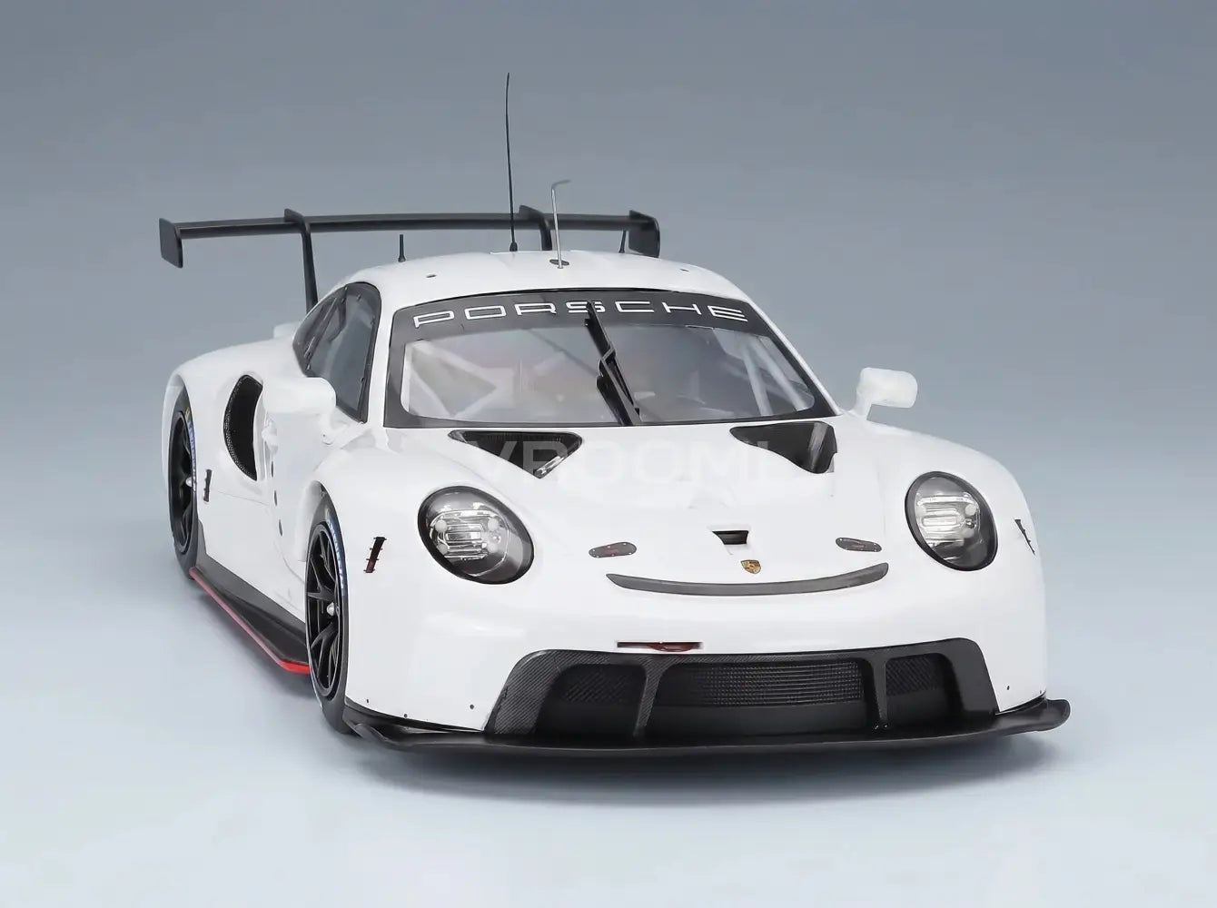 PORSCHE – 911 991-2 RSR-19 PLAIN BODY COUPÉ 2022 – WEISS Modellauto bei Vroomi