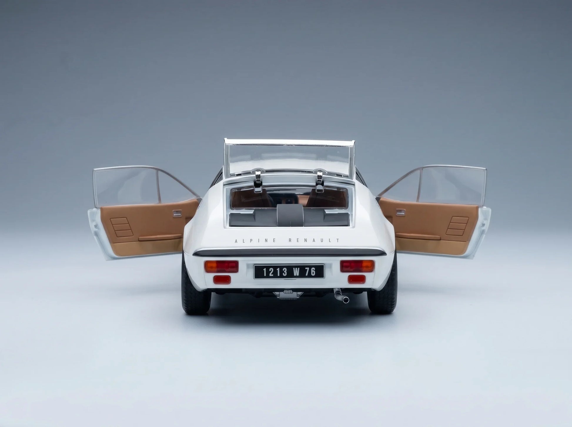 RENAULT – ALPINE 1600 VE COUPÉ 1972 – WEISS Modellauto auf Vroomi