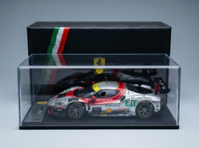 FERRARI - 296 LMGT3 V6 biturbo de 3,0 l del equipo Vista AF Corse n.º 21, 2.º puesto en la categoría LMGT3 de las 24 Horas de Le Mans 2025: Alessio Rovere, Simon Mann, François Heriau - Rojo plateado