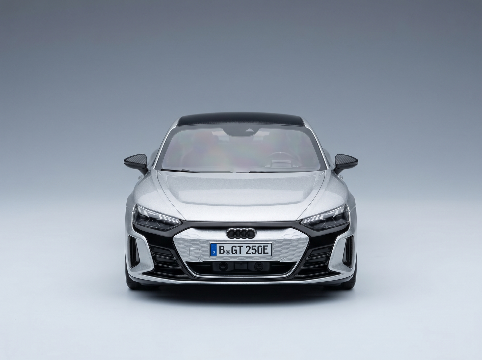 AUDI – GT RS E-TRON 2021 – SILBER Modellauto auf Vroomi