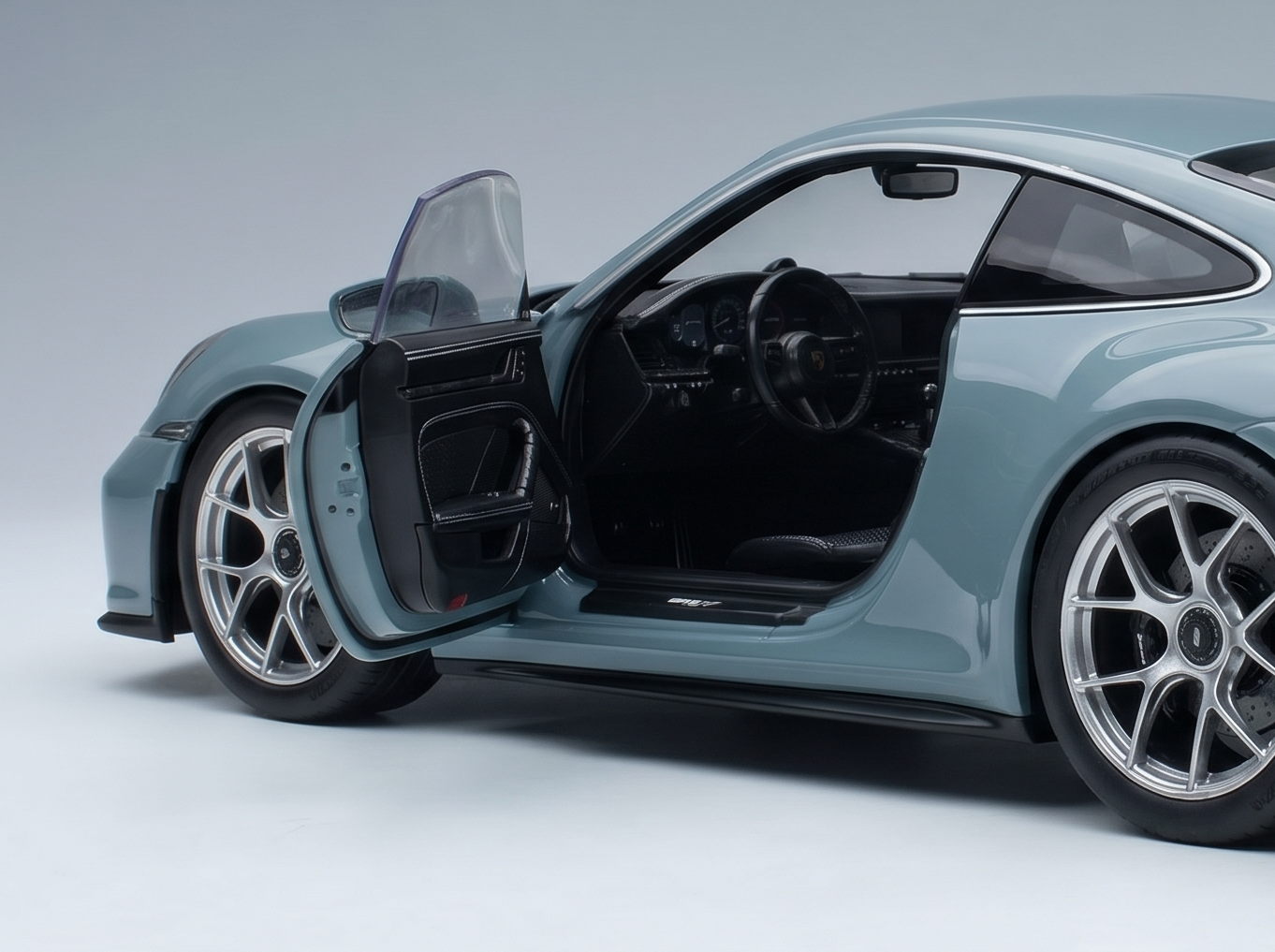PORSCHE – 911 992 S/T Coupé 2023 – MEISSEN BLUE Modellauto auf Vroomi