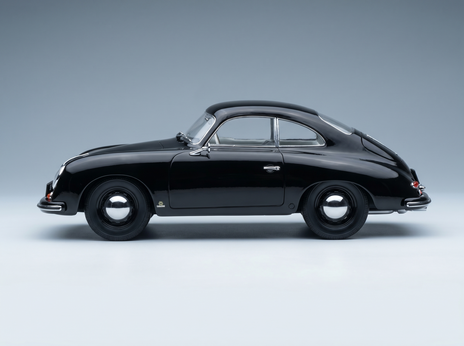 PORSCHE – 356A COUPÉ 1952 – SCHWARZ Modellauto auf Vroomi