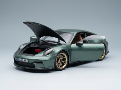 PORSCHE – 911 992 GT3 MIT TOURING COUPÉ 2021 – GRÜN MET Modellauto auf Vroomi