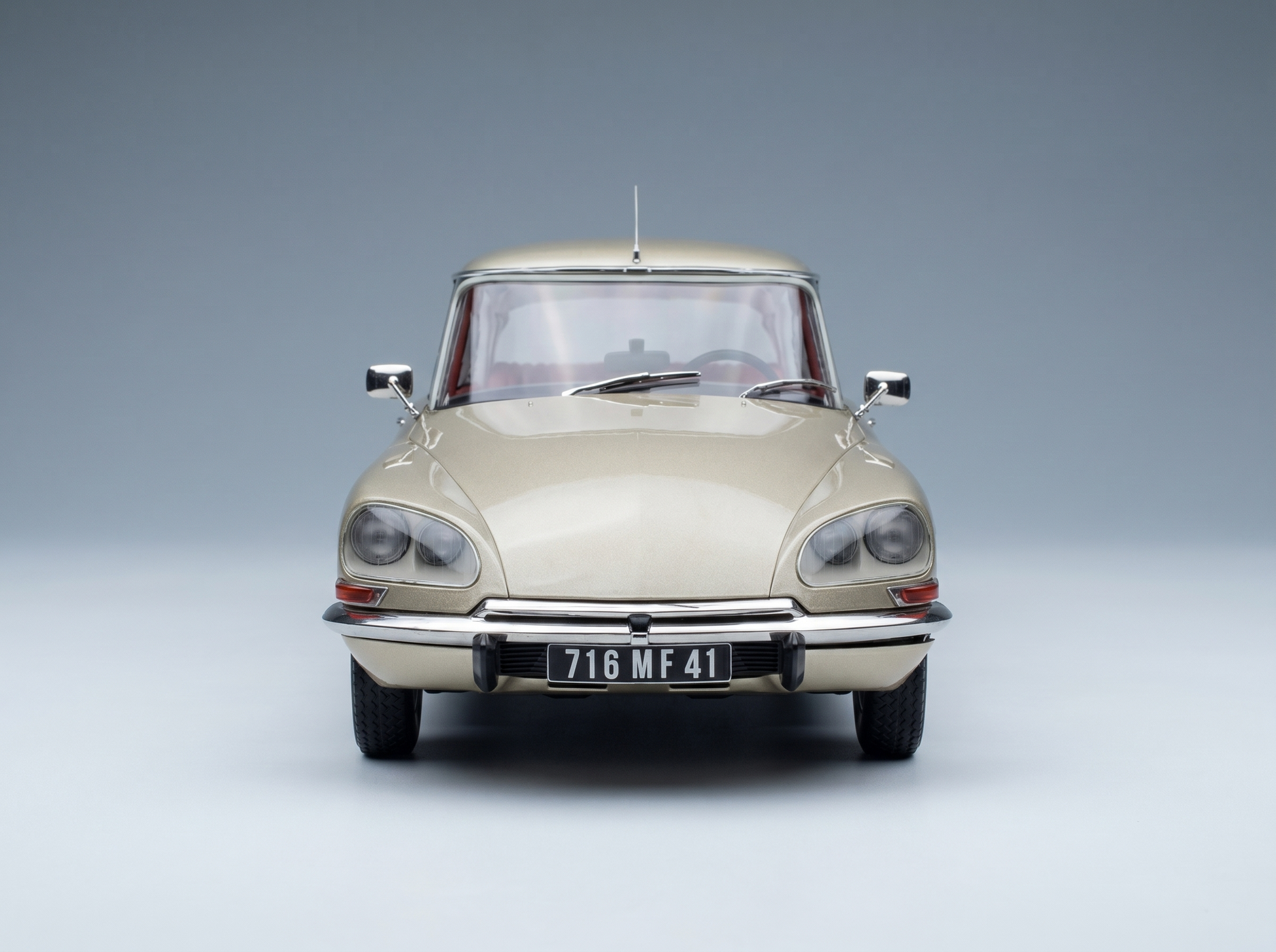 CITROËN – DS23 PALLAS 1973 – BEIGE Modellauto auf Vroomi