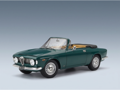Maquette d'Alfa Romeo verte avec intérieur beige, présentée par Vroomi pour les collectionneurs.