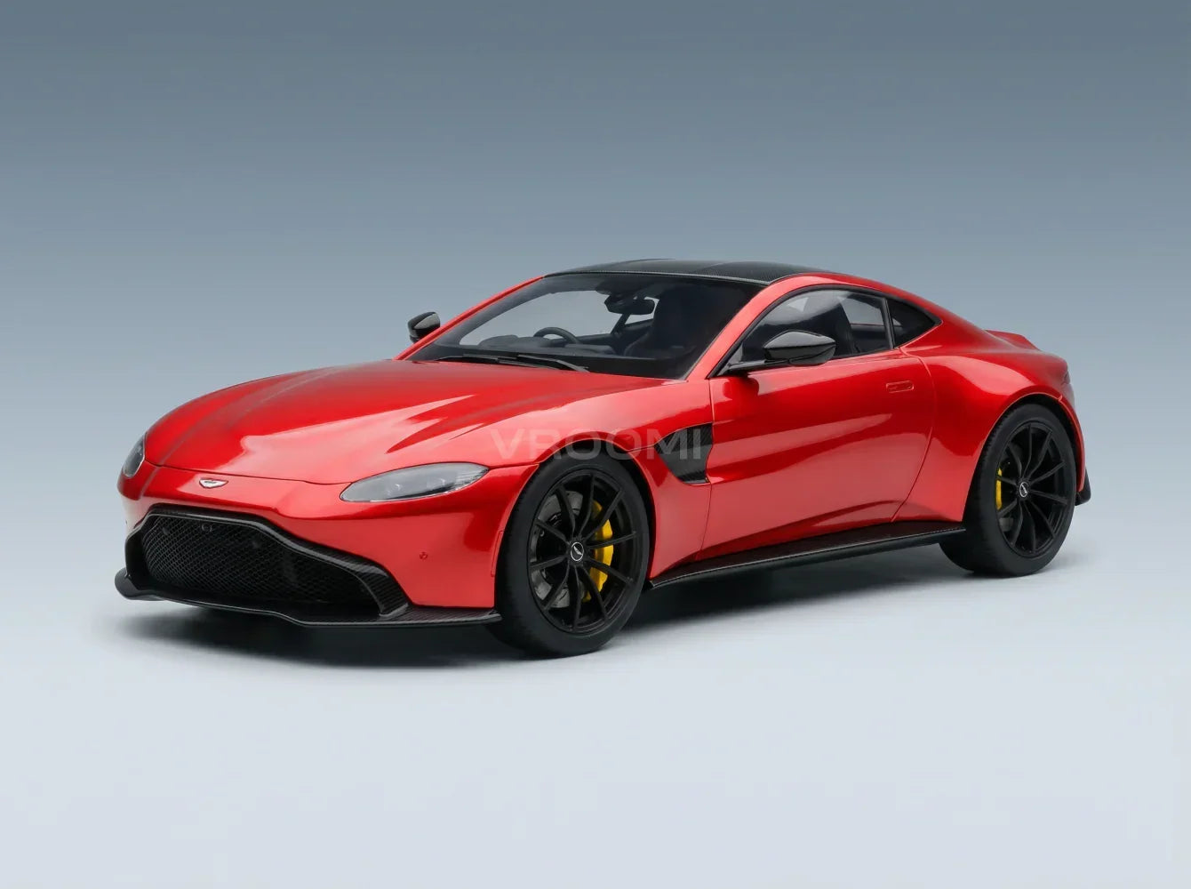 ASTON MARTIN - VANTAGE 2019 - HYPER RED CON TECHO NEGRO DE CARBONO Tienda de maquetas de coches Vroomi