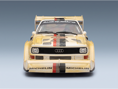 AUDI - QUATTRO SPORT S1 E2 N° 1, VAINQUEUR DU RALLYE DE PIKES PEAK (COURSE DE MONTÉE) - VERSION « DIRTY » - 1987, W. ROHRL - JAUNE, BLANC, ROUGE