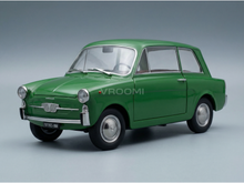 Maqueta de coche Autobianchi verde de Vroomi, que destaca por su diseño clásico y su minuciosa elaboración.