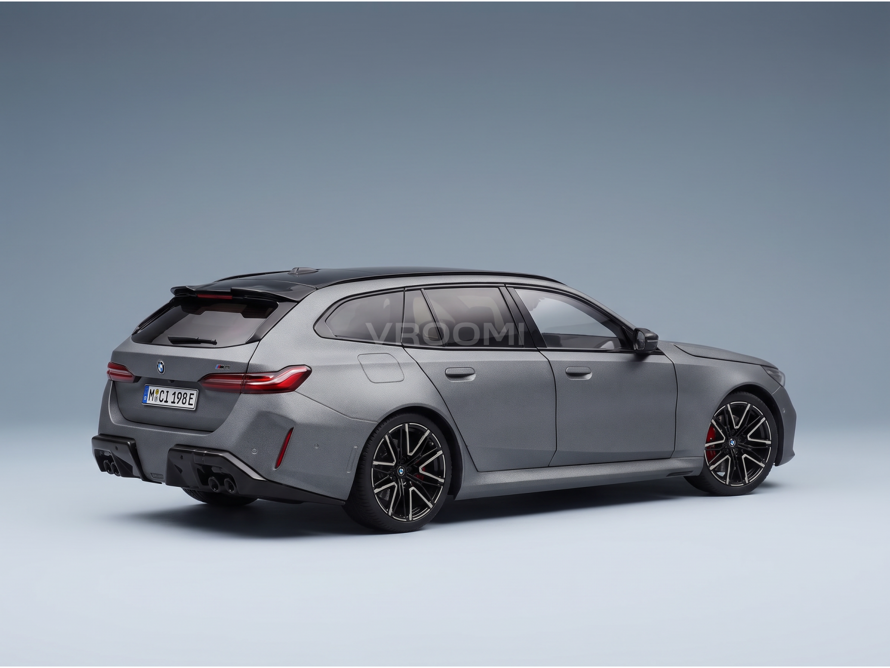 BMW 5-Series M5 G99 Touring 2024 Frozen Grey Minichamps 1:18 scale model - image 5