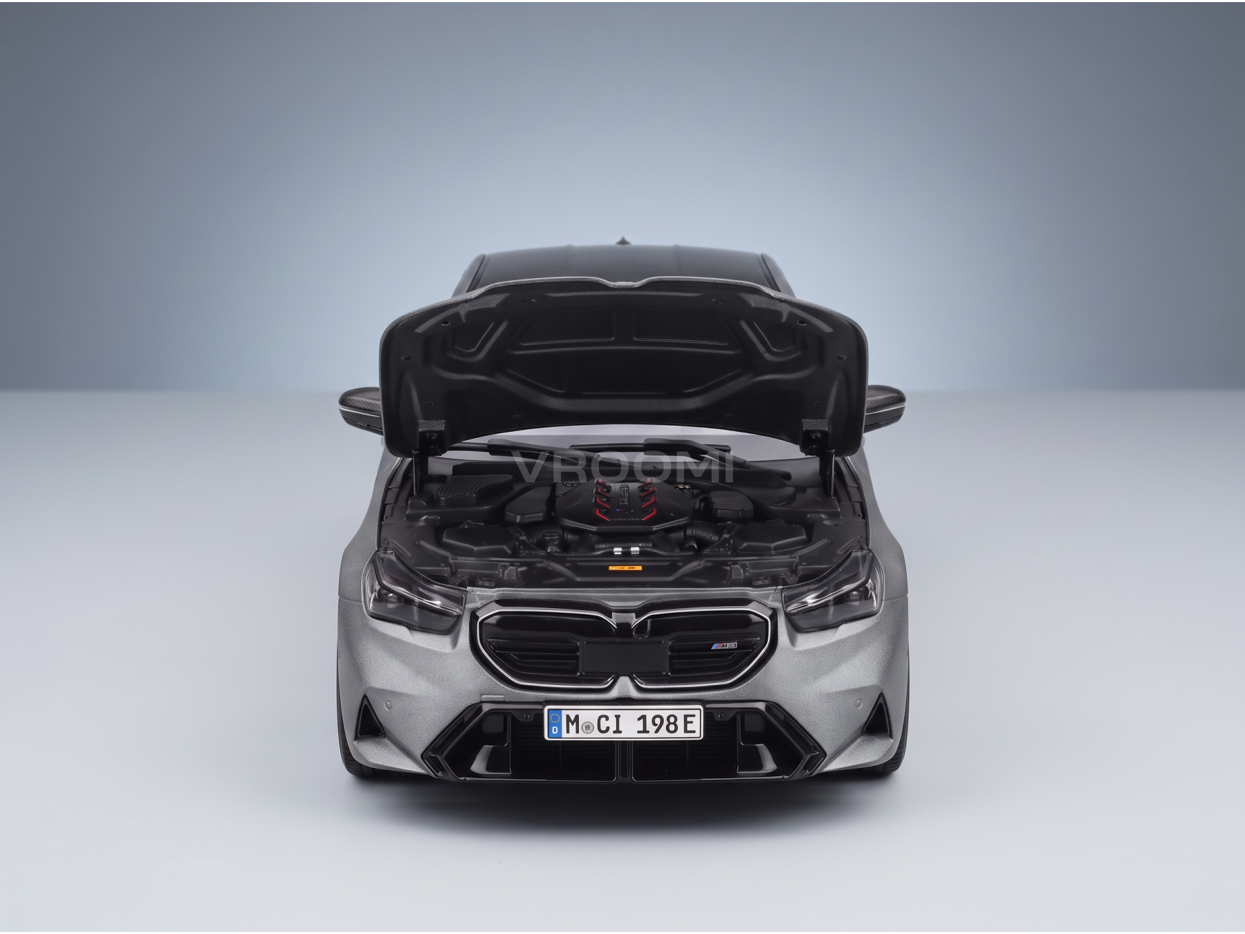 BMW 5-Series M5 G99 Touring 2024 Frozen Grey Minichamps 1:18 scale model - image 4