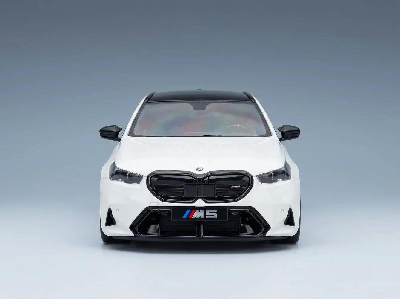 BMW - SÉRIE 5 M5 TOURING G99) Break SW 2024 - BLANC Boutique de modèles réduits Vroomi
