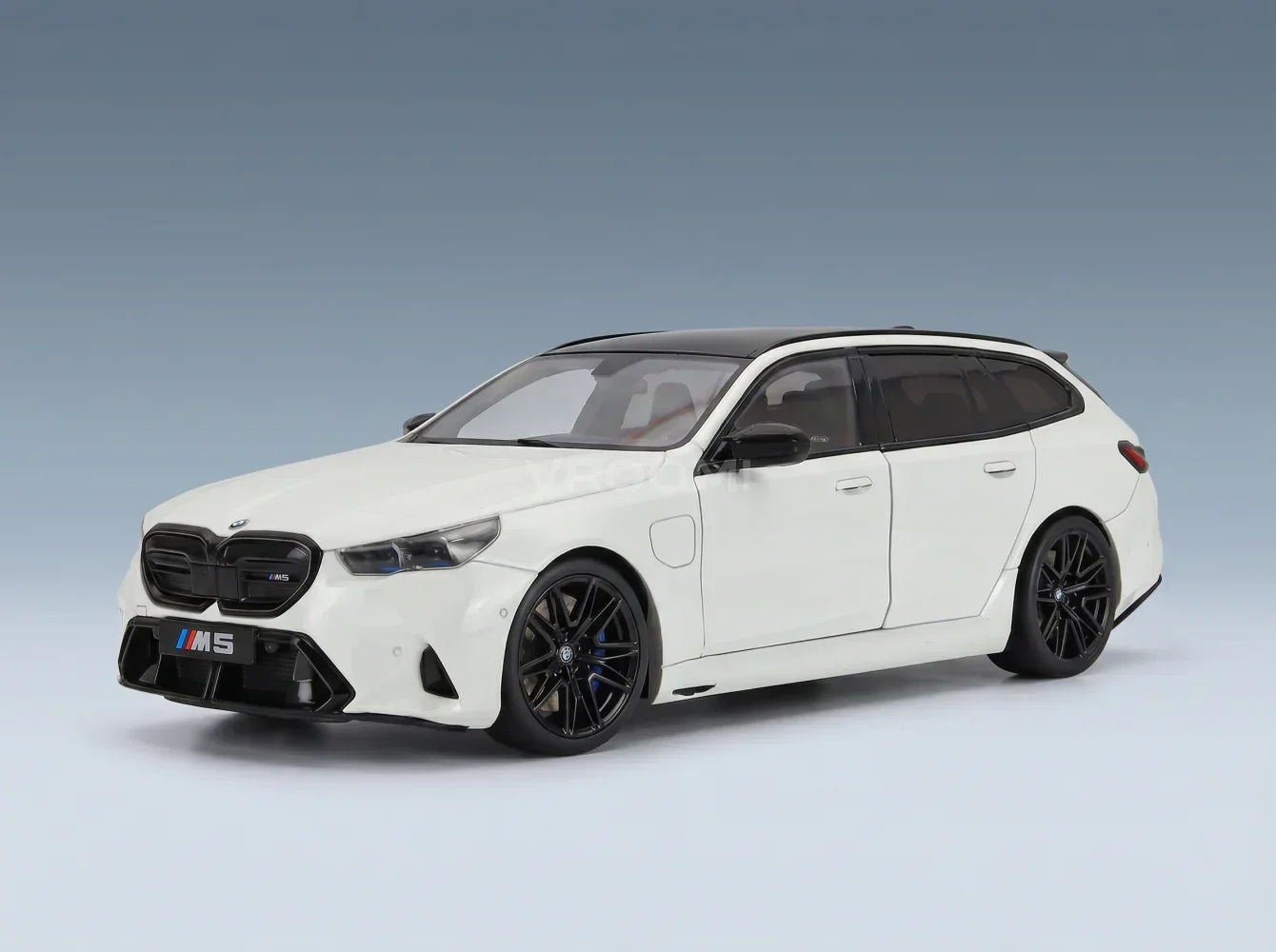 BMW - SÉRIE 5 M5 TOURING G99) Break SW 2024 - BLANC Boutique de modèles réduits Vroomi