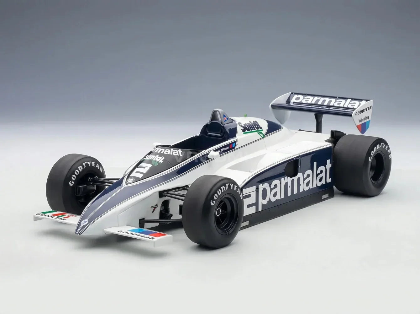 BRABHAM - F1 BT50 PARMALAT N.º 2 GP DE HOLANDA 1982 RICCARDO PATRESE - BLANCO Y AZUL Tienda de maquetas de coches Vroomi