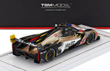 CADILLAC - SÉRIE V R 5,5 L V8 TEAM HERTZ JOTA N.º 38 24h de Le Mans 2025 EARL BAMBER - SEBASTIEN BOURDAIS - JENSON BUTTON - BRANCO DOURADO PRETO Modelo em escala no Vroomi