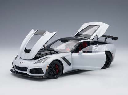 CHEVROLET - CORVETTE C7 ZR1 2017 - GRIS METALIZADO