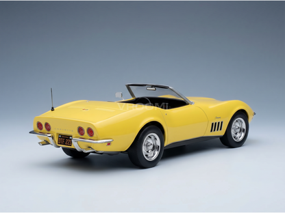 Modellino in scala Corvette Stingray giallo, replica in metallo pressofuso dettagliata di Vroomi per i collezionisti.
