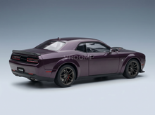 DODGE - CHALLENGER R/T SCAT PACK WIDEBODY 2022 - HELLRAISIN PURPLE: Maqueta de coche en Vroomi