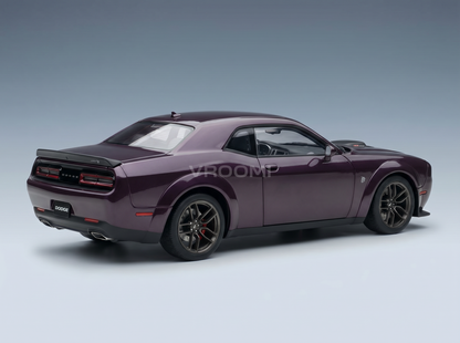DODGE - CHALLENGER R/T SCAT PACK WIDEBODY 2022 - HELLRAISIN PURPLE: Maqueta de coche en Vroomi