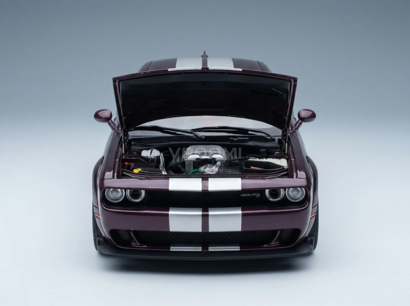 DODGE - CHALLENGER SRT JAILBREAK COUPÉ 2022 - MORADO Maqueta de coche en Vroomi