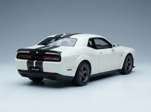 DODGE - CHALLENGER SRT SUPER STOCK COUPÉ 2023 - BLANCO Maqueta de coche en Vroomi