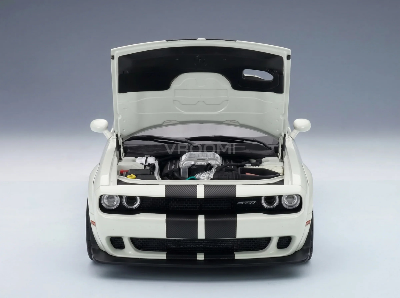 DODGE - CHALLENGER SRT SUPER STOCK COUPÉ 2023 - BRANCO Modelo de carro em escala no Vroomi
