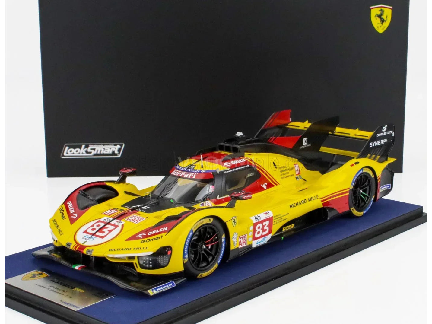 Maqueta de coche Ferrari amarilla a escala 1:83 de LookSmart, expuesta en Vroomi para coleccionistas.