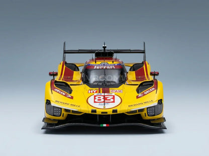 FERRARI - 499P 3,0 L V6 TURBO TEAM AF CORSE N° 83 VAINQUEUR DES 24 HEURES DU MANS 2025 ROBERT KUBICA - PHIL HANSON - YIFEI YE - AVEC VITRINE - CON VETRINA - JAUNE ET ROUGE Boutique de modèles réduits de voitures Vroomi
