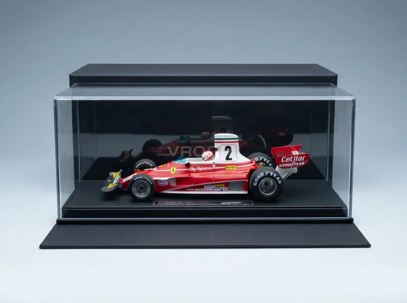 FERRARI - F1 312T N : POLE POSITION TOUR ET VAINQUEUR DU GP DE LONG BEACH (États-Unis) (avec figurine de pilote) 1976 CLAY REGAZZONI - ROUGE Vroomi - Boutique de modèles réduits de voitures