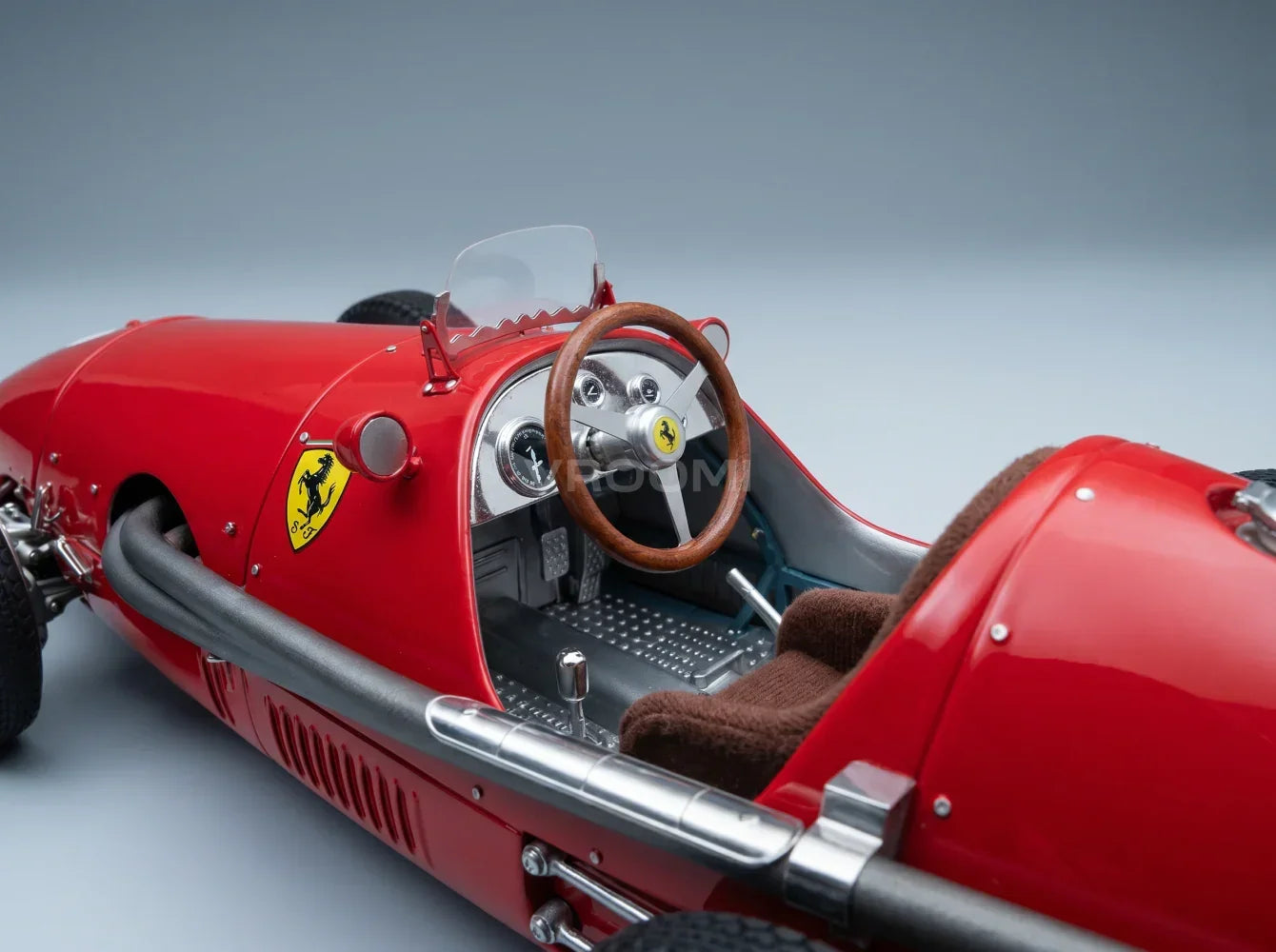 FERRARI | F1 500 F2 SCUDERIA FERRARI N 10 WINNAAR GP VAN ARGENTINIË ALBERTO ASCARI WERELDKAMPIOEN 1953 Vroomi Schaalmodellenwinkel